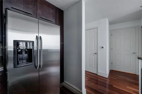 6515 Collins Avenue Miami Beach FL 33141