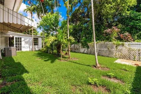785 NE 155th Street Miami FL 33162