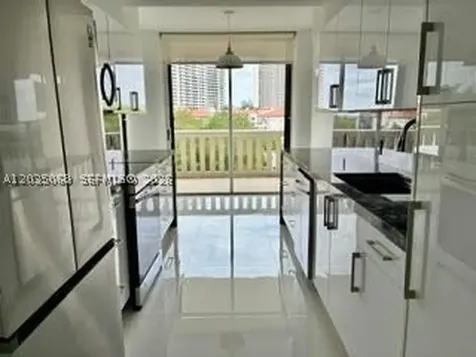 3000 Island Boulevard Aventura FL 33160