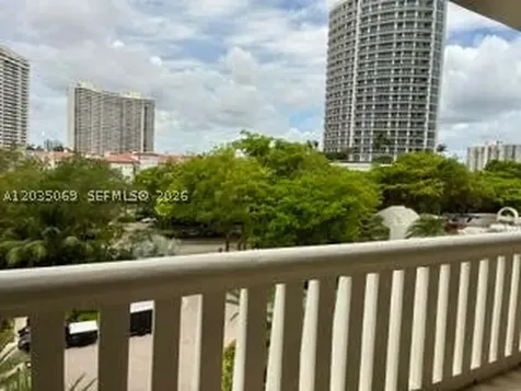 3000 Island Boulevard Aventura FL 33160