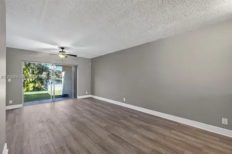 908 Twin Lakes Drive Coral Springs FL 33071