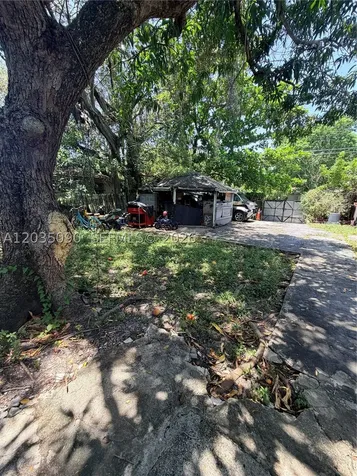 1068 NW 34th Street Miami FL 33127