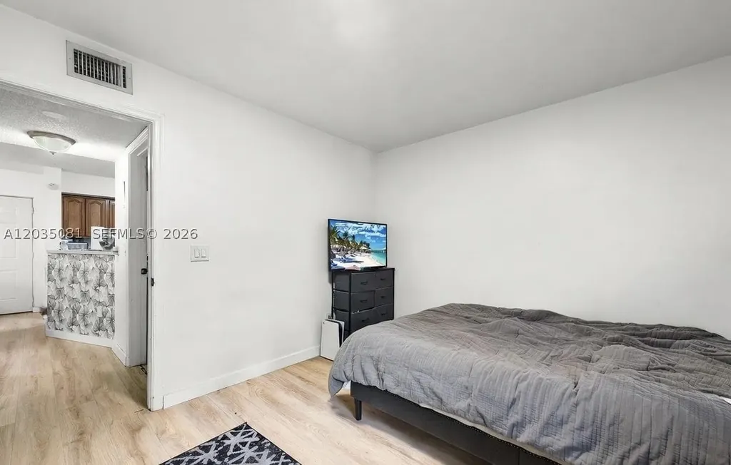 3700 N 56th Avenue Hollywood FL 33021
