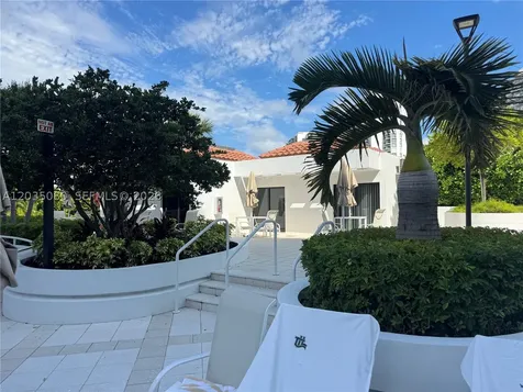20281 E Country Club Drive Aventura FL 33180