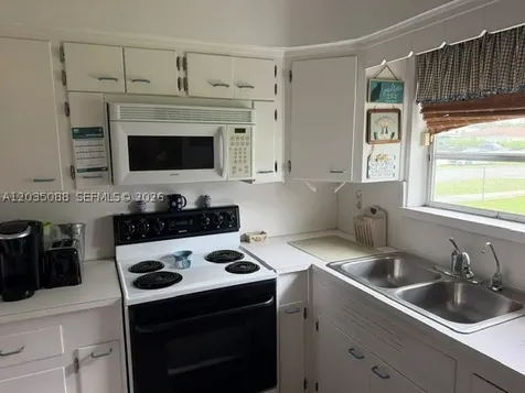 1490 Ludlam Drive Miami Springs FL 33166