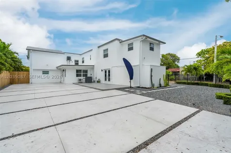 590 SW 23rd Avenue Miami FL 33135
