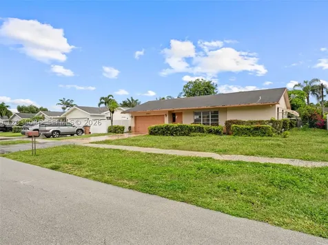 2862 SW 13th Court Deerfield Beach FL 33442
