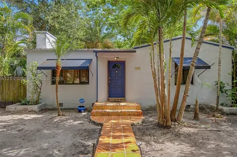 583 NW 47th Street Miami FL 33127