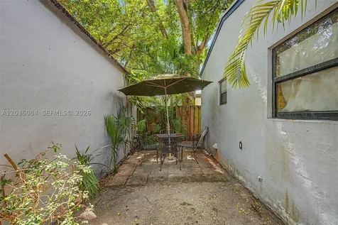 583 NW 47th Street Miami FL 33127