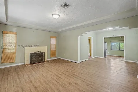 583 NW 47th Street Miami FL 33127