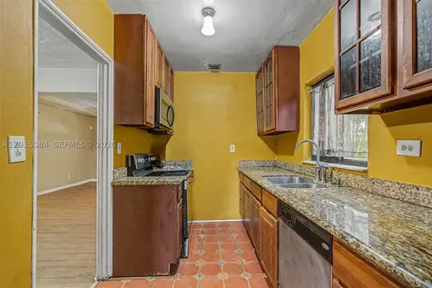 583 NW 47th Street Miami FL 33127