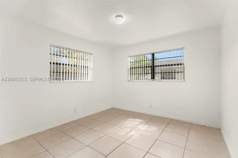 4120 SW 19th Street West Park FL 33023