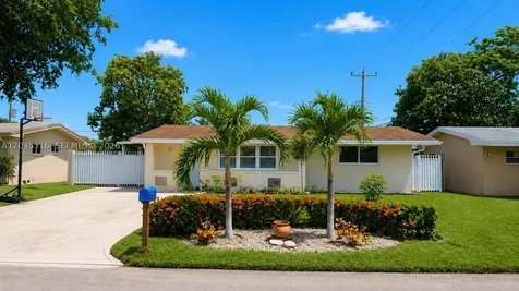 7611 NW 15th Court Pembroke Pines FL 33024