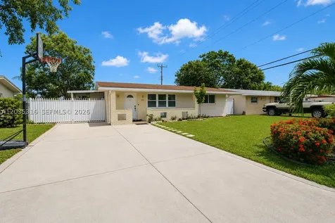 7611 NW 15th Court Pembroke Pines FL 33024