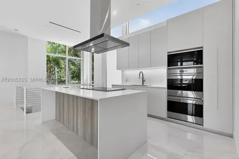 3750 Yacht Club Drive Aventura FL 33180