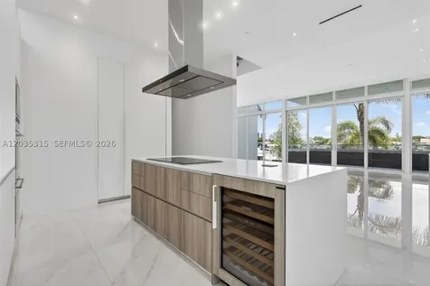 3750 Yacht Club Drive Aventura FL 33180