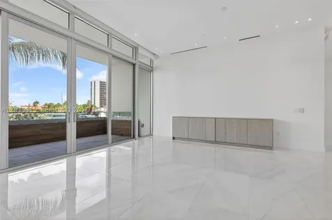 3750 Yacht Club Drive Aventura FL 33180