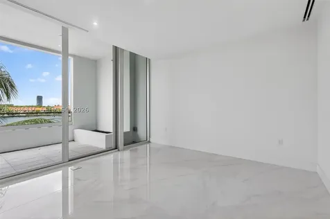 3750 Yacht Club Drive Aventura FL 33180