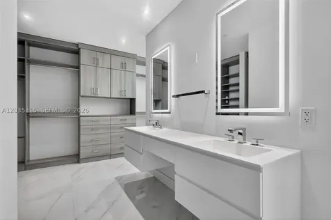 3750 Yacht Club Drive Aventura FL 33180