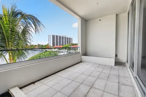 3750 Yacht Club Drive Aventura FL 33180
