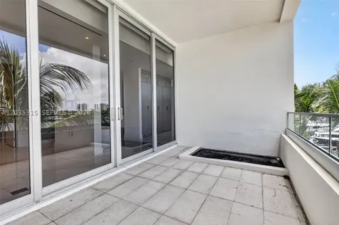 3750 Yacht Club Drive Aventura FL 33180