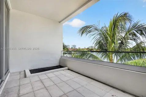 3750 Yacht Club Drive Aventura FL 33180