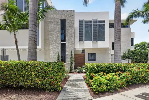3750 Yacht Club Drive Aventura FL 33180