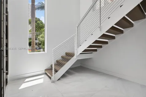 3750 Yacht Club Drive Aventura FL 33180