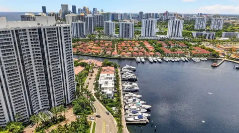3750 Yacht Club Drive Aventura FL 33180