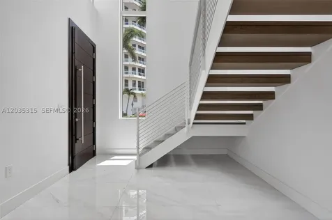 3750 Yacht Club Drive Aventura FL 33180