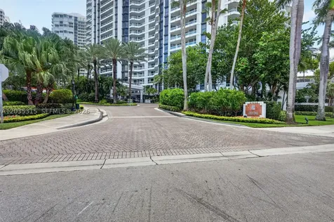 3750 Yacht Club Drive Aventura FL 33180
