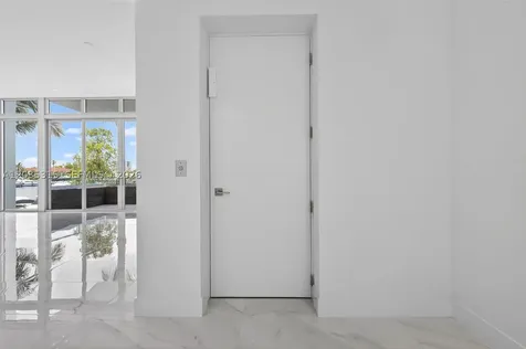 3750 Yacht Club Drive Aventura FL 33180