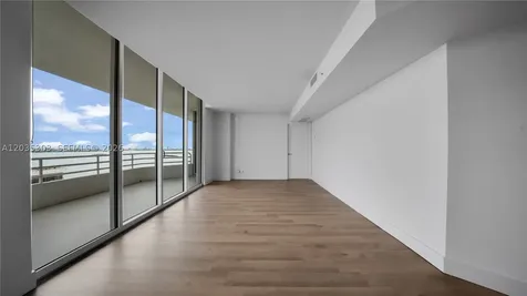 555 NE 34th Street Miami FL 33137