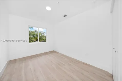 32 NW 14th Avenue Miami FL 33125