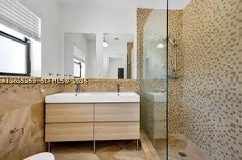 712 Cremona Avenue Coral Gables FL 33146