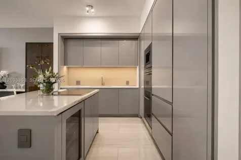 18975 Collins Avenue Sunny Isles Beach FL 33160