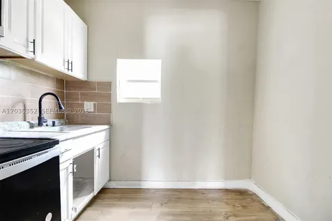 1260 SW 10th Street Miami FL 33135