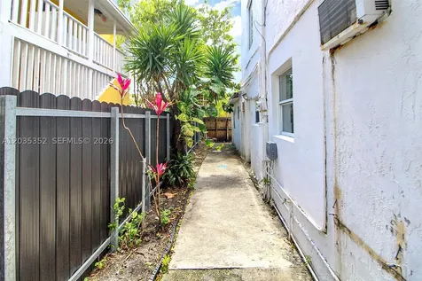 1260 SW 10th Street Miami FL 33135