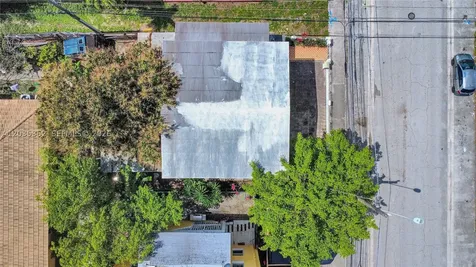 1260 SW 10th Street Miami FL 33135