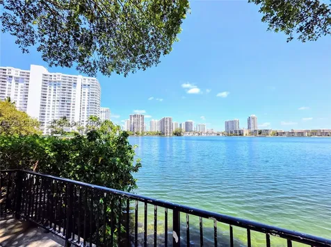 2780 NE 183rd Street Aventura FL 33160