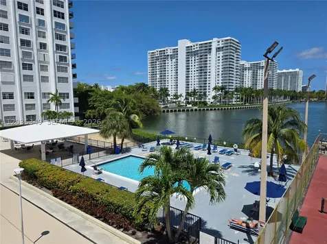 2780 NE 183rd Street Aventura FL 33160