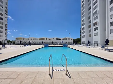 2780 NE 183rd Street Aventura FL 33160