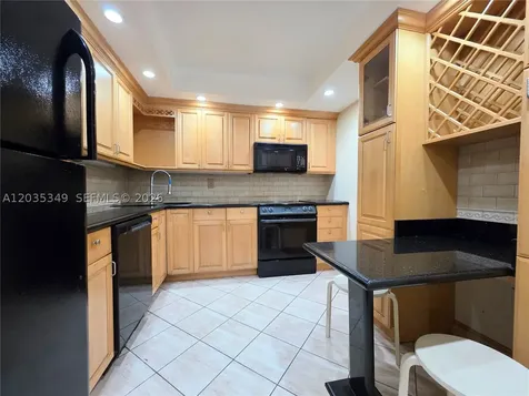 2780 NE 183rd Street Aventura FL 33160