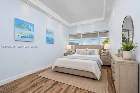 400 S Pointe Drive Miami Beach FL 33139
