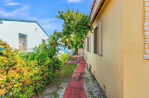 151 E 16th Street Hialeah FL 33010