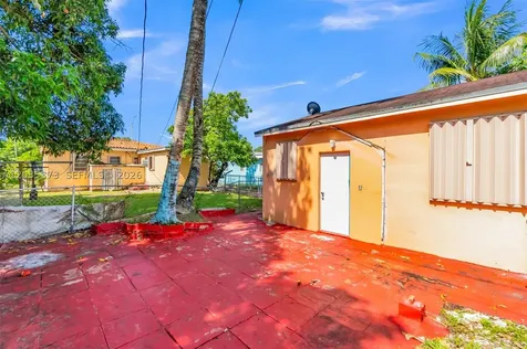 151 E 16th Street Hialeah FL 33010