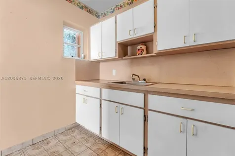 151 E 16th Street Hialeah FL 33010