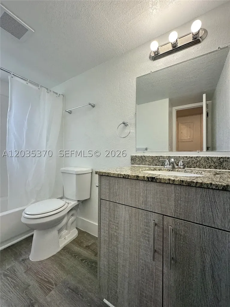 2910 Pierce Street Hollywood FL 33020