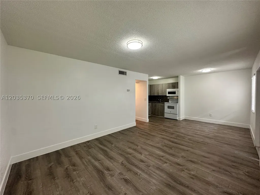 2910 Pierce Street Hollywood FL 33020