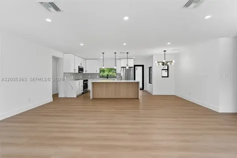 175 NE 159th Street Miami FL 33162